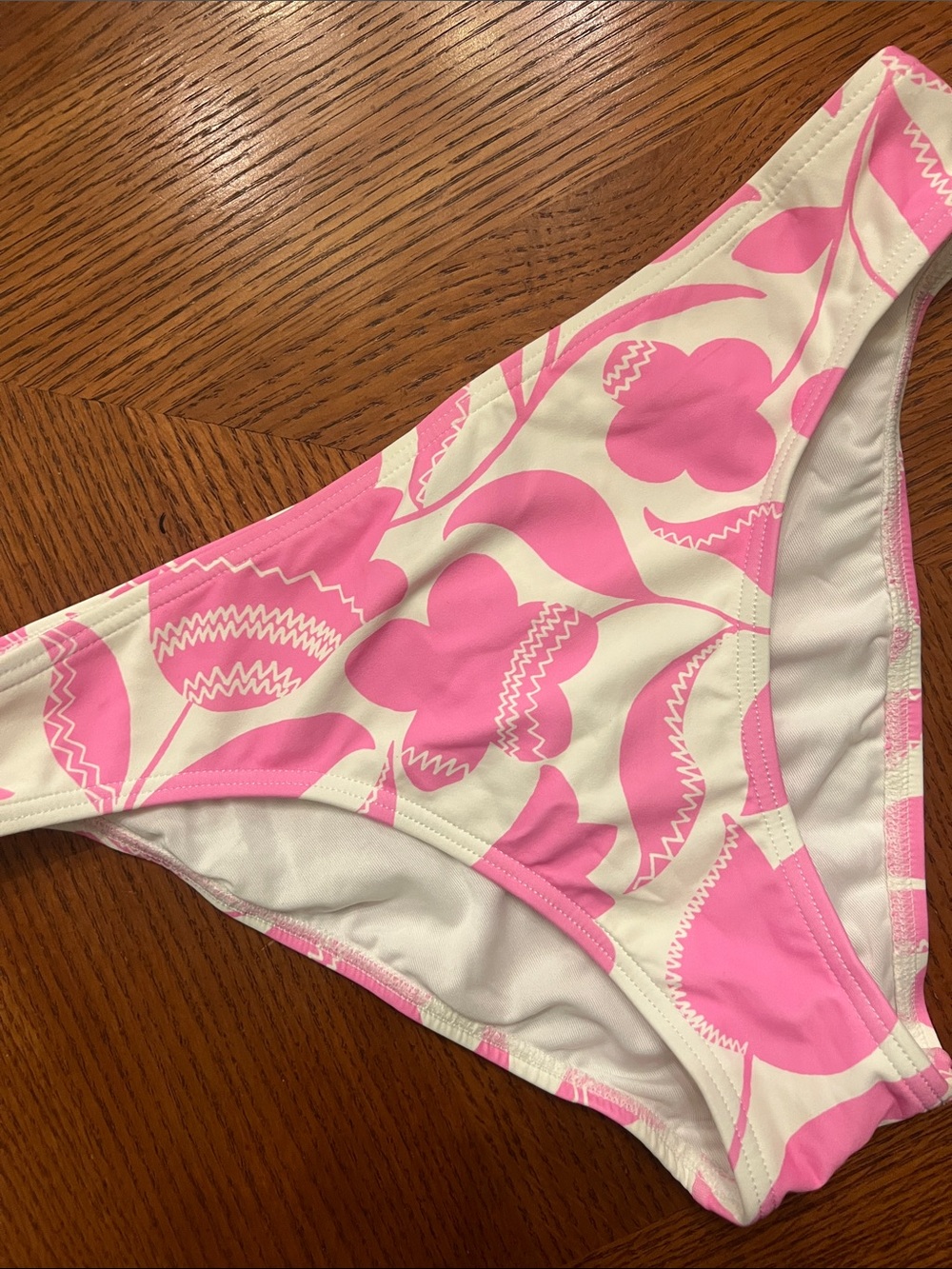Kate Spade Pink and White Floral Bikini Bottom size small  B42